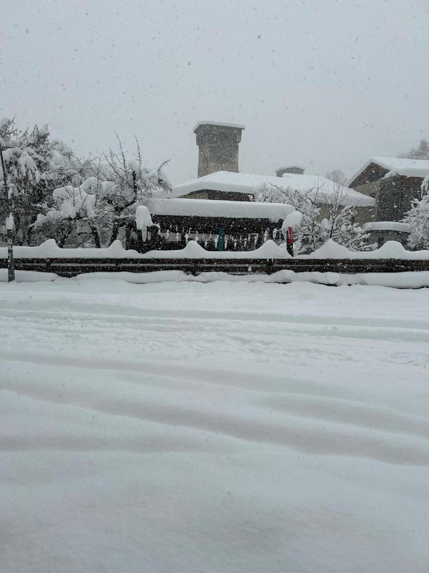 Hotel Svanseti Mestia Esterno foto